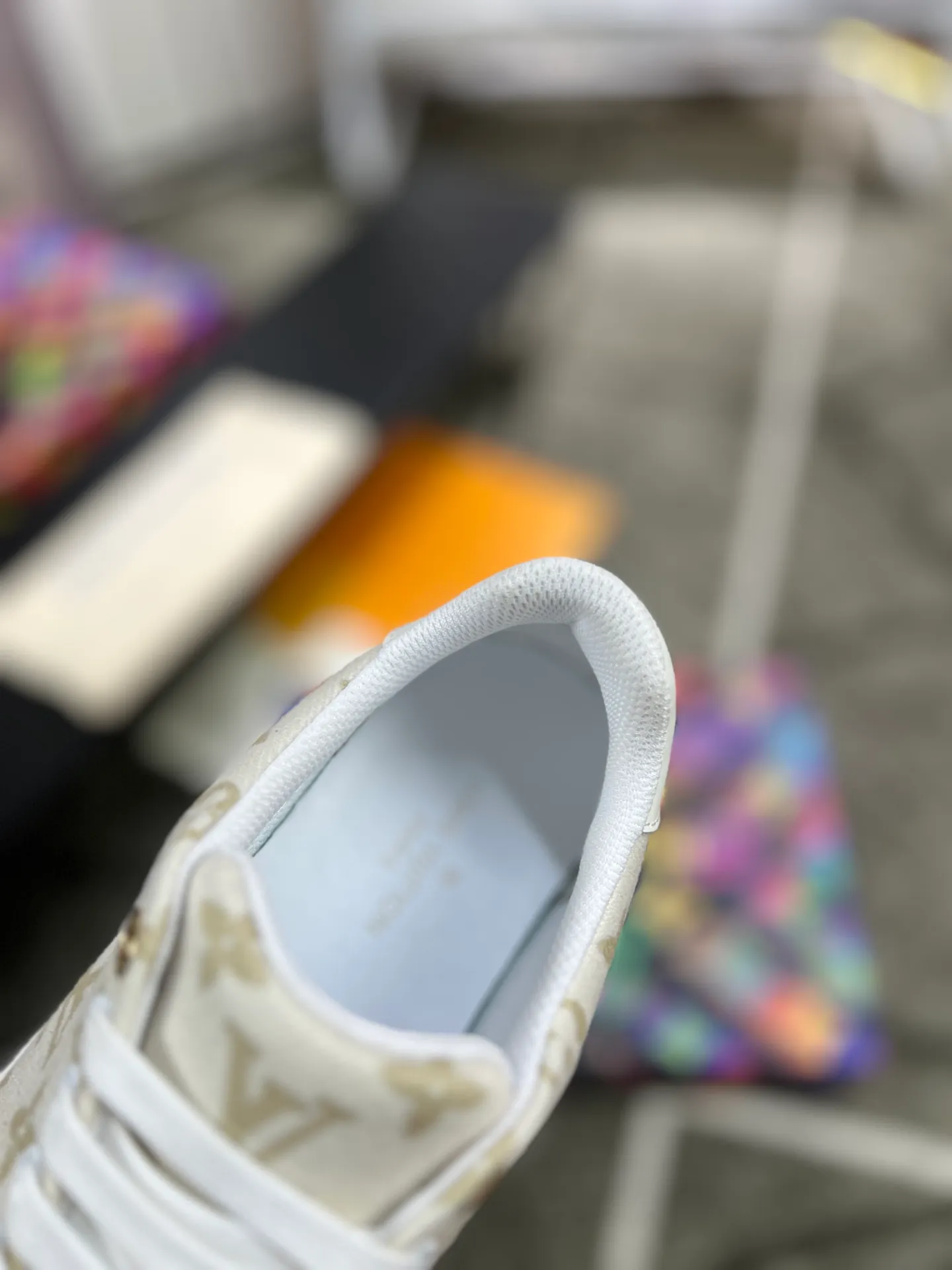 Factory price: 520💰LOUIS VUITTON [Louis VUITTON] New trendy Lv is on the market🎁, casual and fashionable men's shoes👟The upper is made of imported original fabric + cowhide mesh lining, the original wear-resistant rubber outsole, the version is simple and elegant, exclusive for trendy men, six colors available, code number: 38-44, customized 45, 46